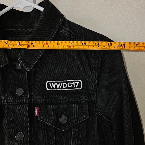 *RARE* APPLE WWDC 2017 x LEVI'S Women's Black Denim Trucker Button Jacket Sz M - Picture 13 of 15